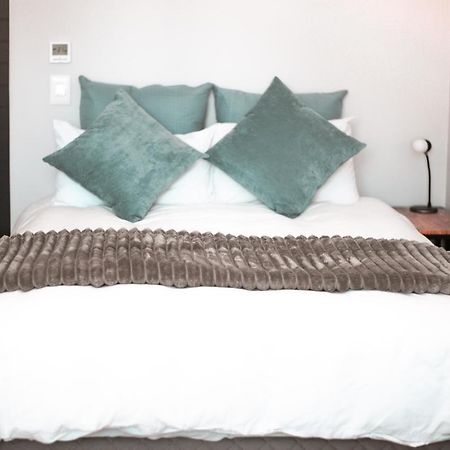 16 On Bree Luxury Studio Apartment With City Mountain Sea Views 케이프타운 외부 사진