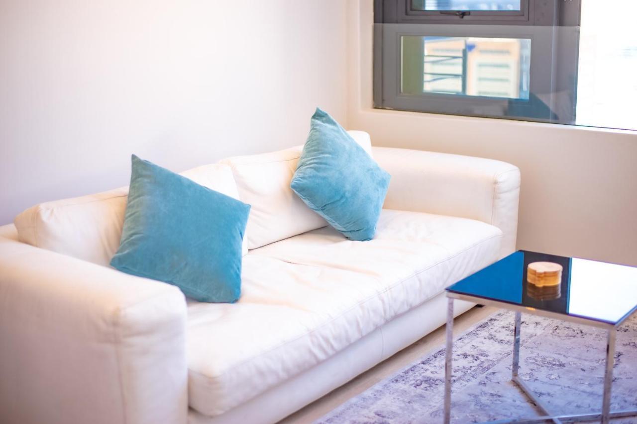 16 On Bree Luxury Studio Apartment With City Mountain Sea Views 케이프타운 외부 사진