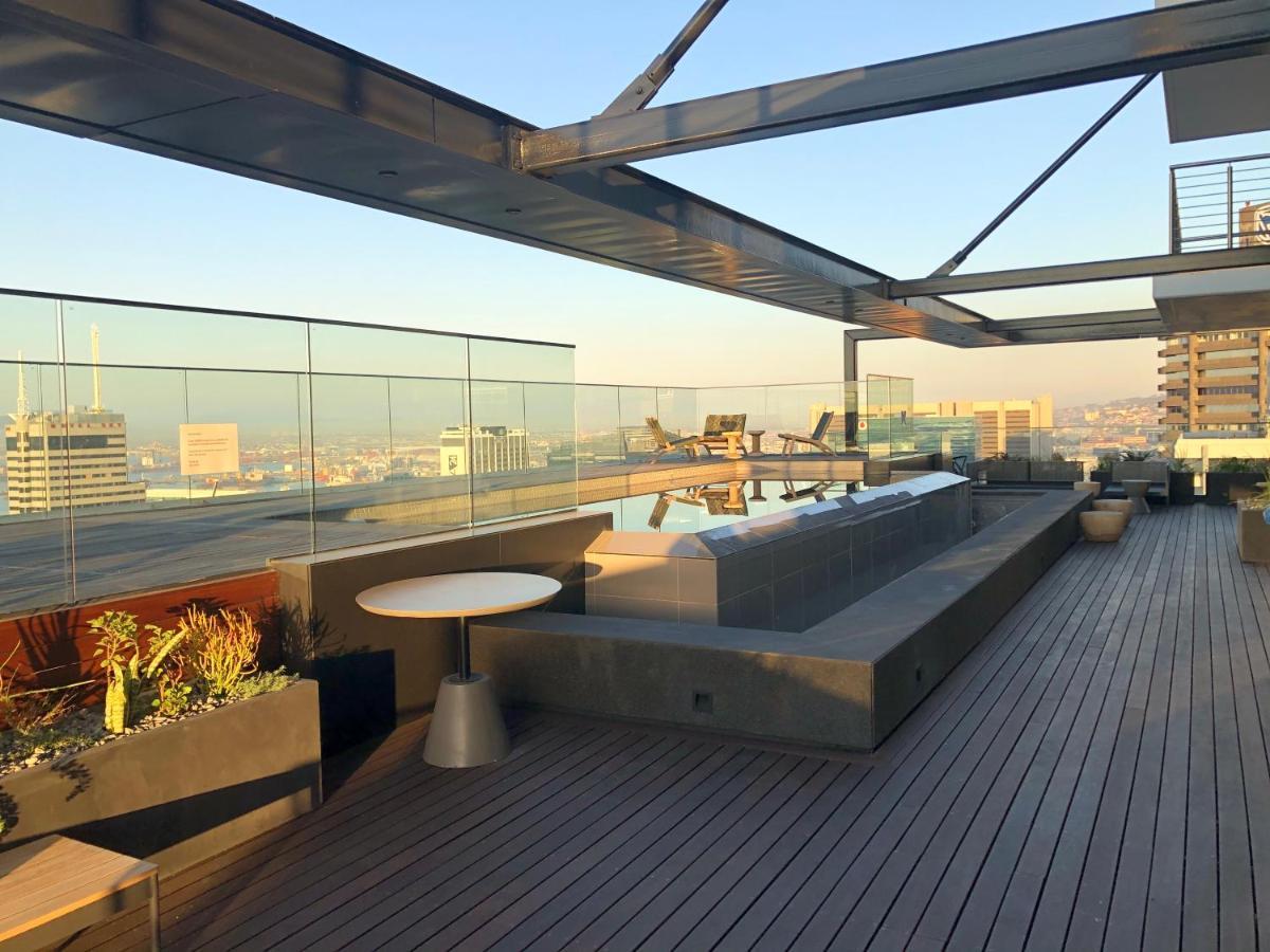 16 On Bree Luxury Studio Apartment With City Mountain Sea Views 케이프타운 외부 사진